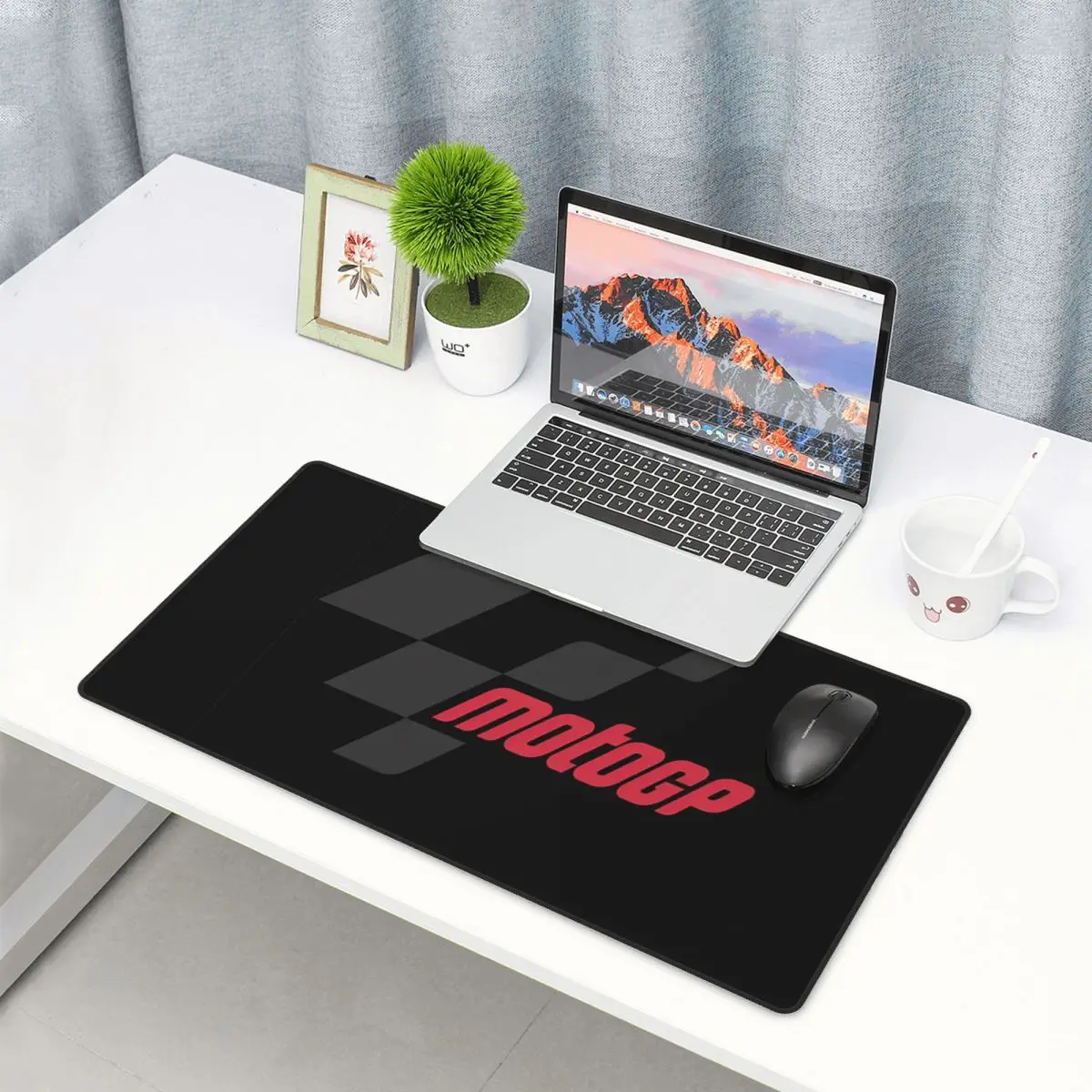 Gaming Laptop Essential Accessories - Alas Mouse Besar Logo Moto GP